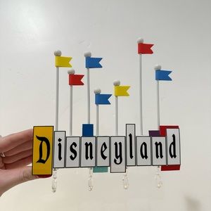 DISNEYLAND RETRO SIGN KEY HOLDER